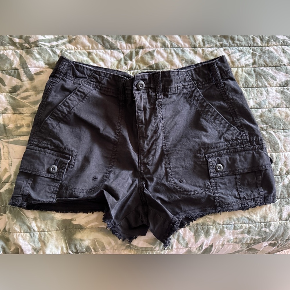 American Eagle 90’s Boyfriend Cargo Shorts